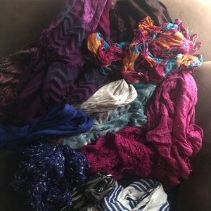 Scarf lot